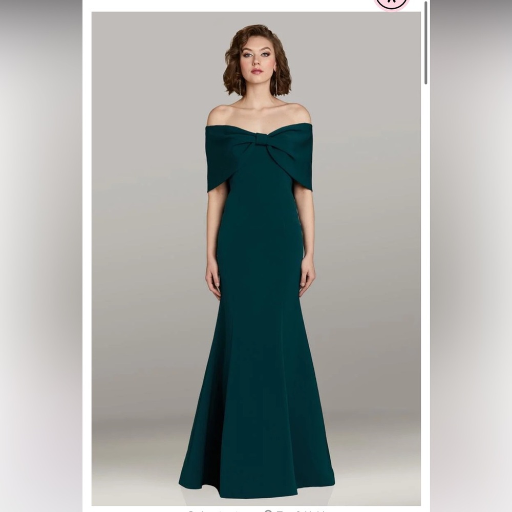 Elegant Emerald Green Off-Shoulder Gown